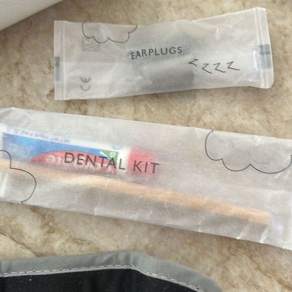 2 Overnight Toiletry Kits - Picture 2 of 3